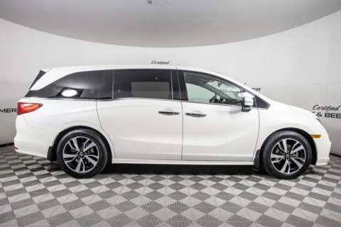 More photos of 2018 Honda Odyssey Elite at Certified Benz & Beemer, AZ