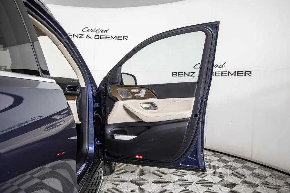 Mercedes-Benz GLS photo 21