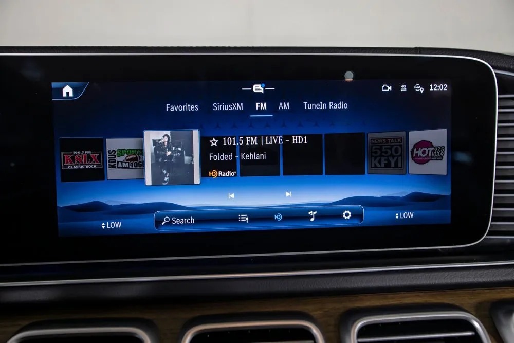 Mercedes-Benz GLS photo 28