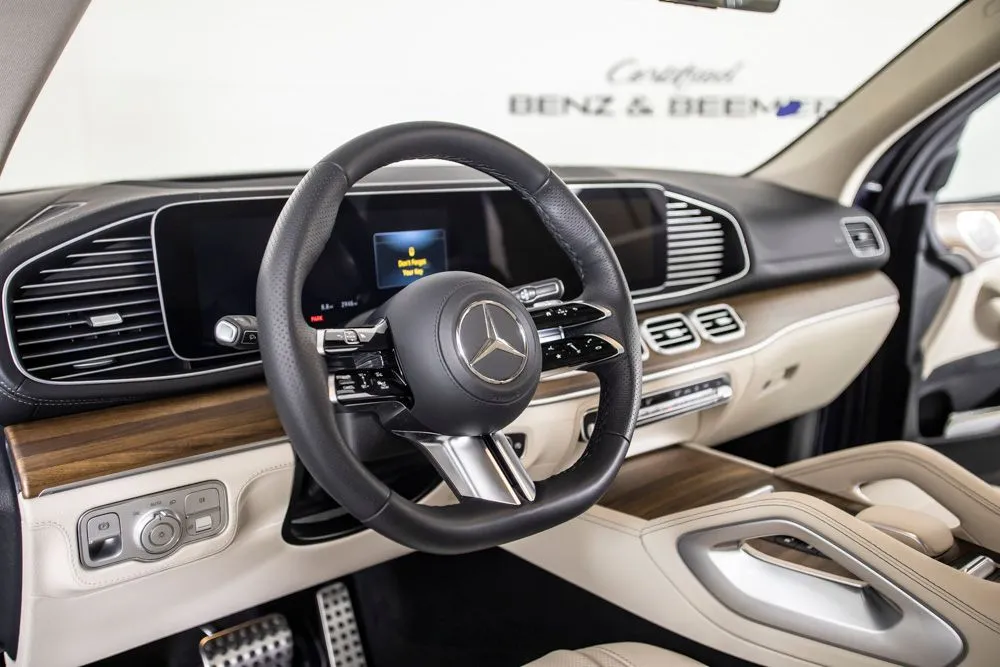 Mercedes-Benz GLS photo 23