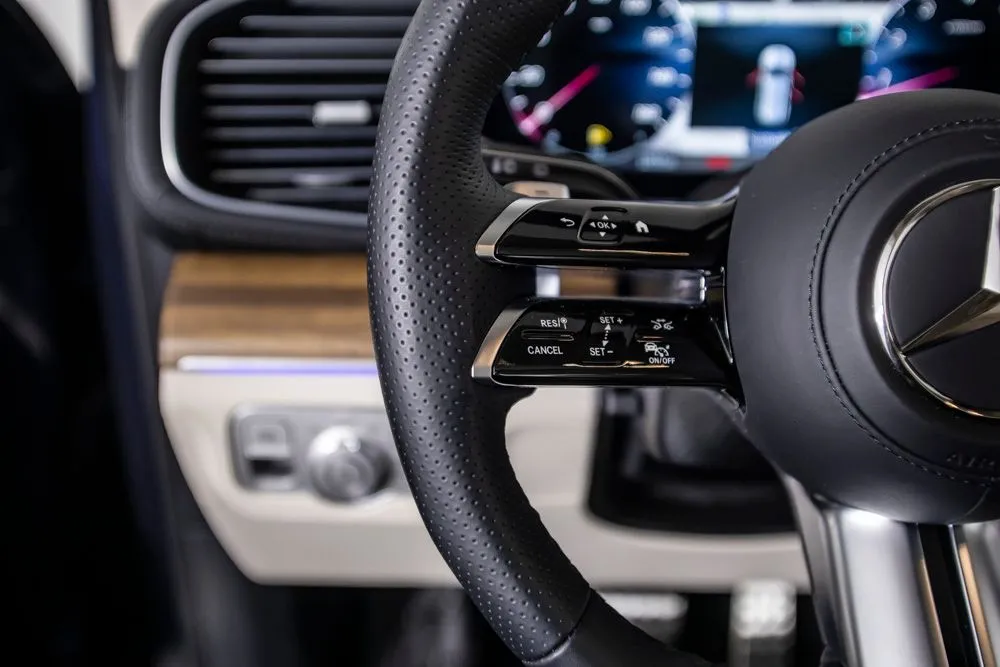Mercedes-Benz GLS photo 39