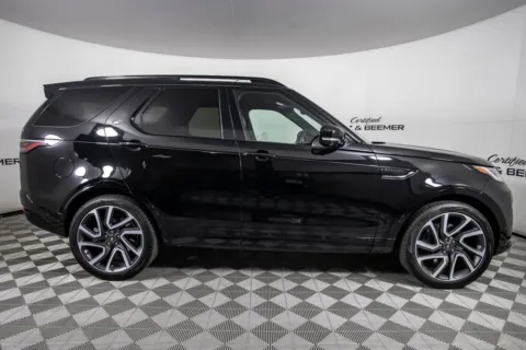 More photos of 2025 Land Rover Discovery Dynamic SE at Certified Benz & Beemer, AZ