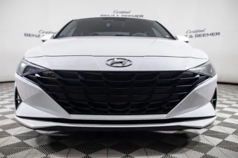 More photos of 2022 Hyundai Elantra SEL at Certified Benz & Beemer, AZ