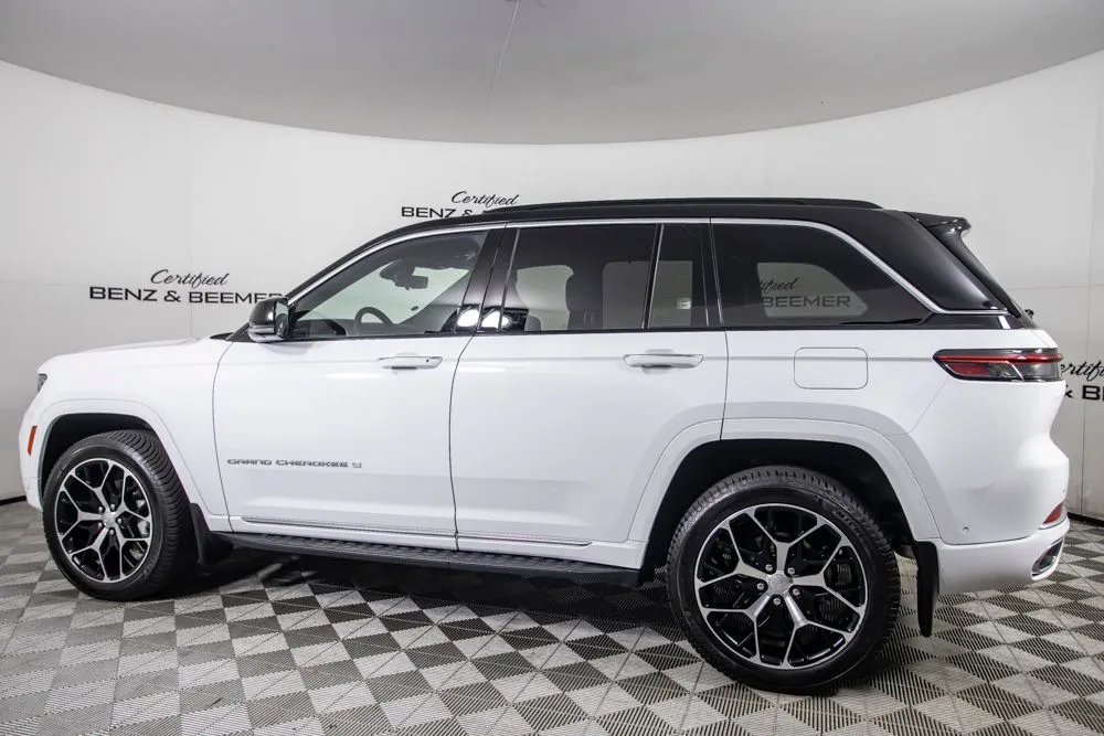 Jeep Grand Cherokee photo 11