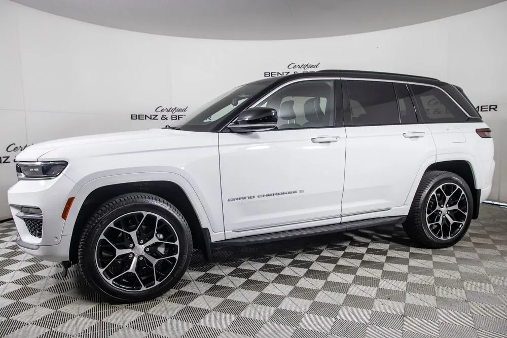 Jeep Grand Cherokee photo 9
