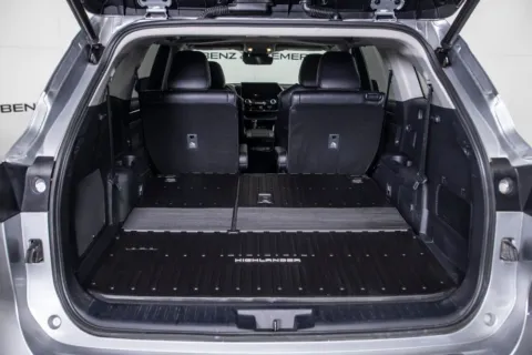 More photos of 2023 Toyota Highlander Hybrid Limited at Certified Benz & Beemer, AZ