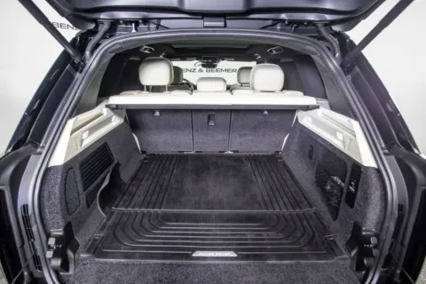 More photos of 2024 Land Rover Range Rover SE at Certified Benz & Beemer, AZ