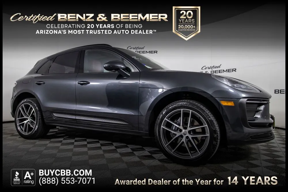 2024 Porsche Macan's photo