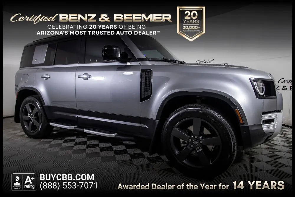 2023 Land Rover Defender S's photo