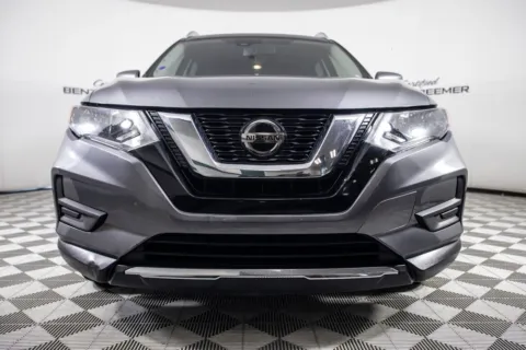 More photos of 2019 Nissan Rogue SV at Certified Benz & Beemer, AZ