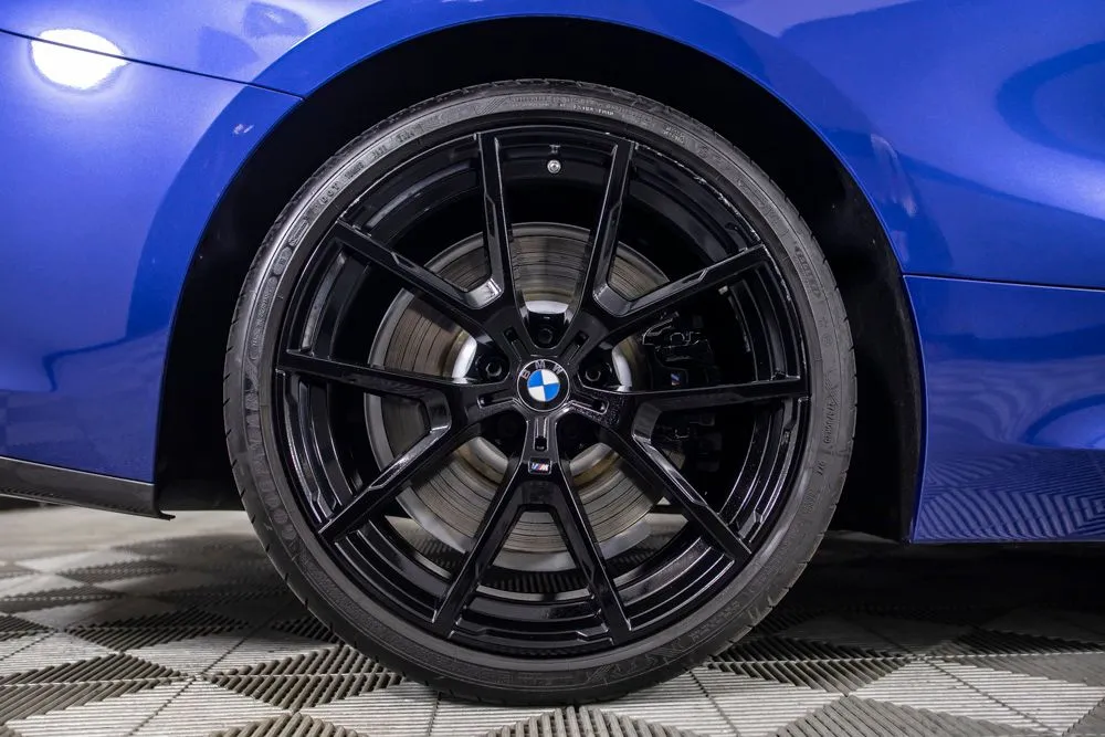 BMW 8 Series photo 21