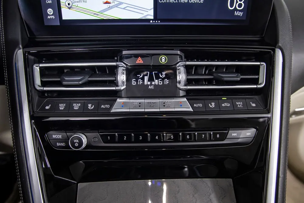 BMW 8 Series photo 34