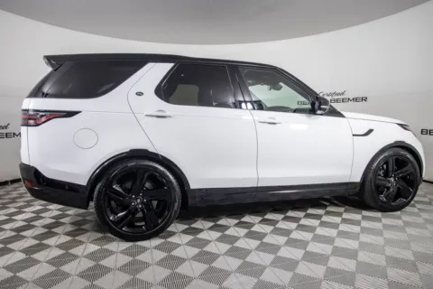 More photos of 2024 Land Rover Discovery Metropolitan Edition at Certified Benz & Beemer, AZ