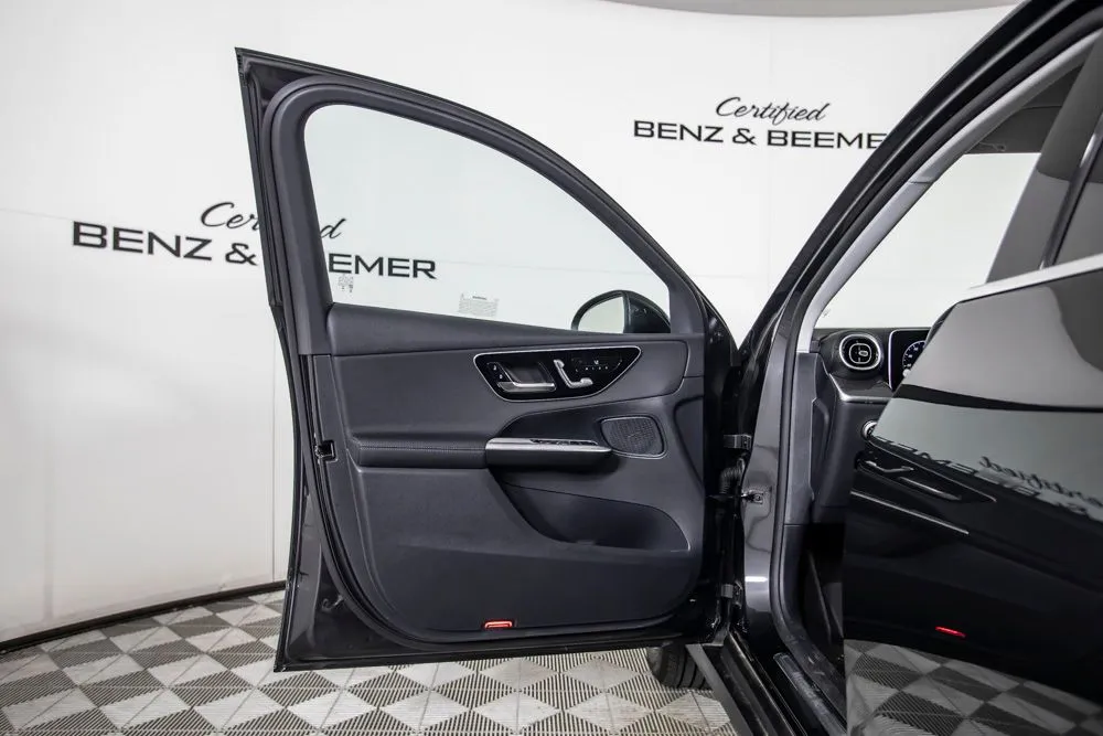 Mercedes-Benz GLC photo 17
