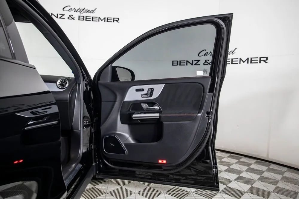 Mercedes-Benz GLA photo 19