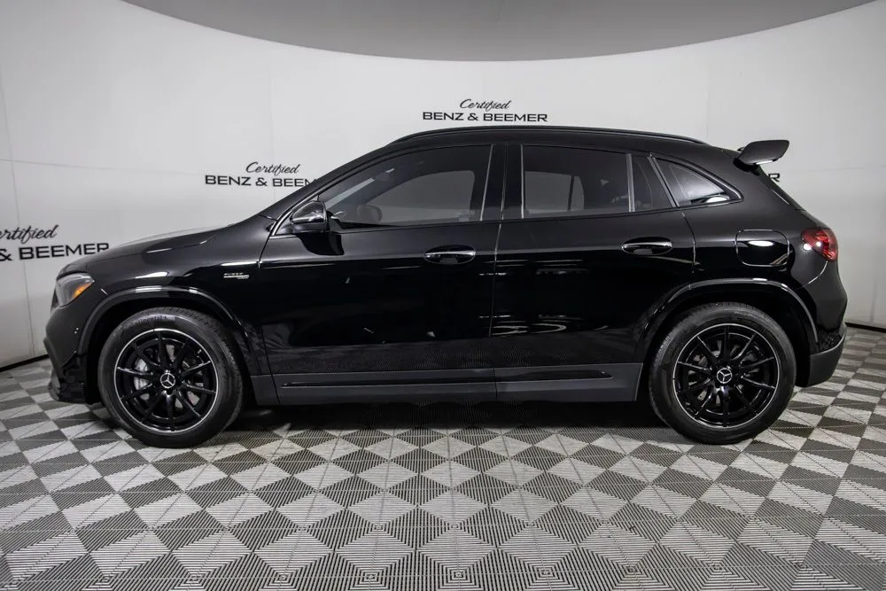 Mercedes-Benz GLA photo 10