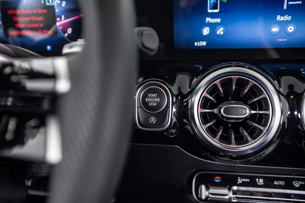 Mercedes-Benz GLA photo 34