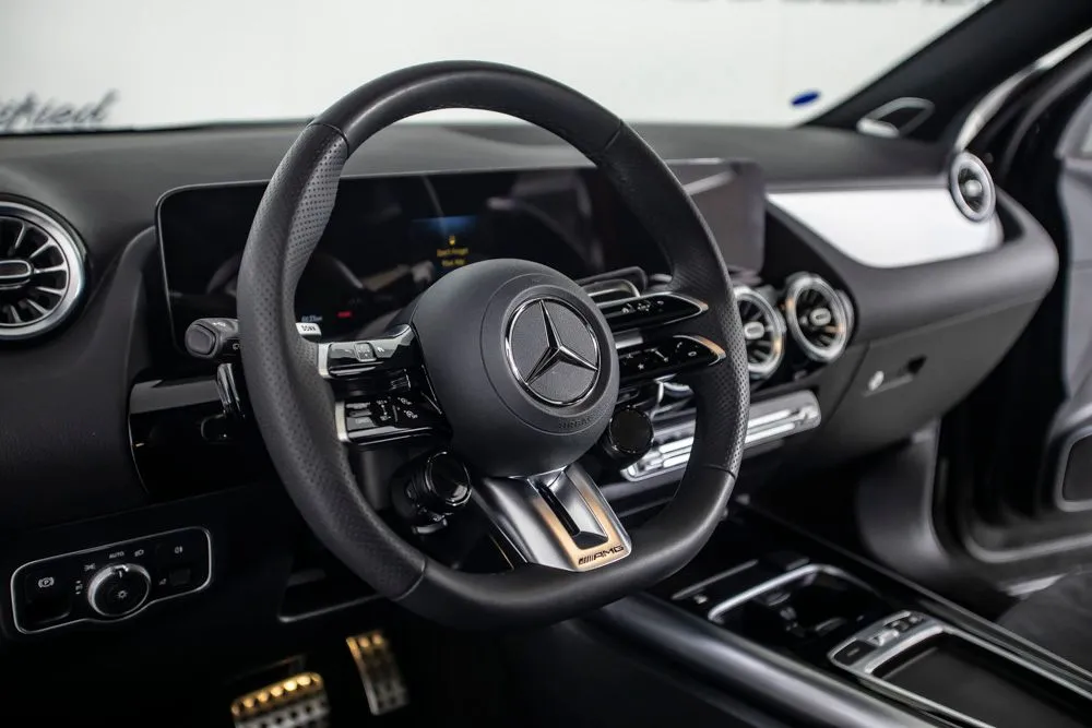 Mercedes-Benz GLA photo 21