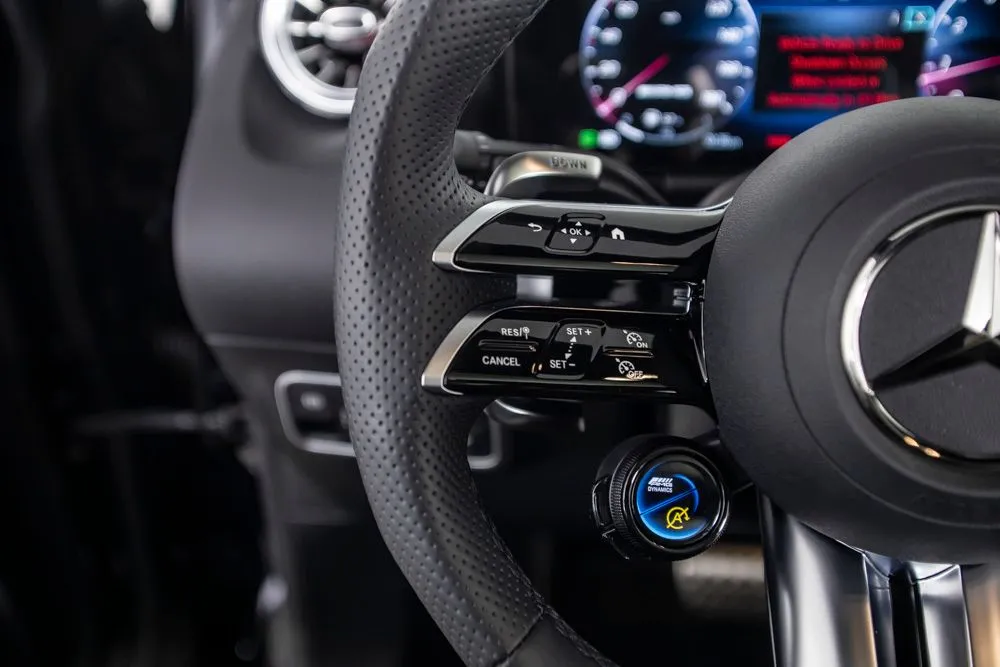 Mercedes-Benz GLA photo 37