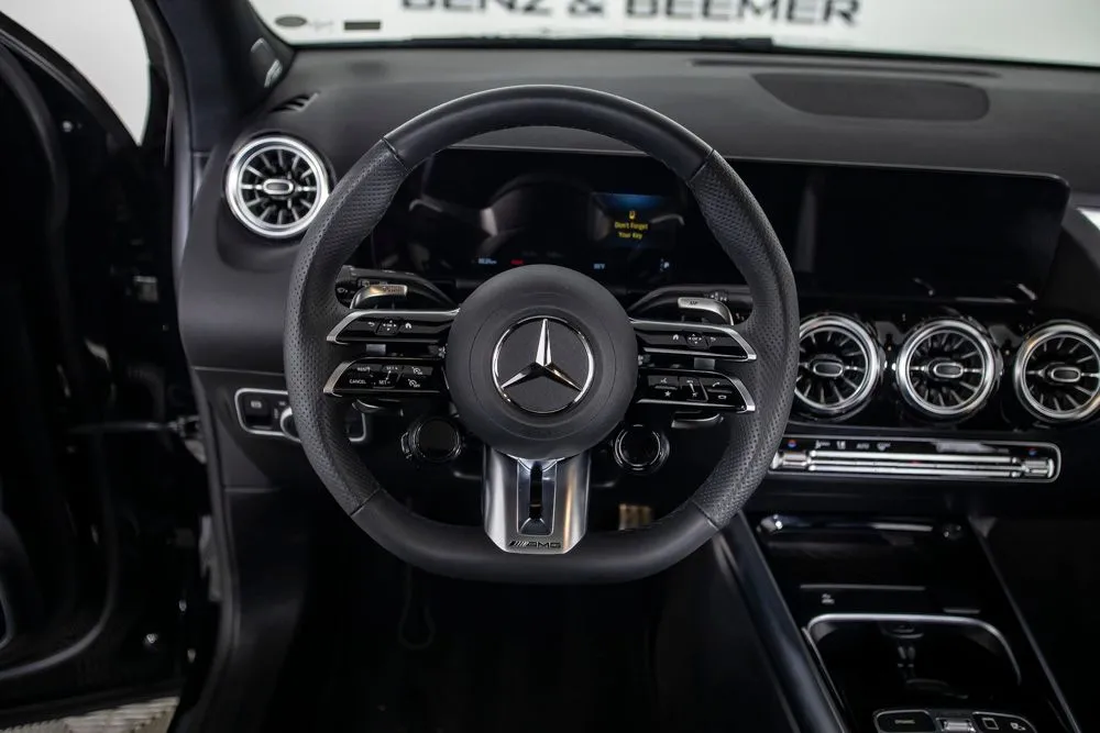Mercedes-Benz GLA photo 25