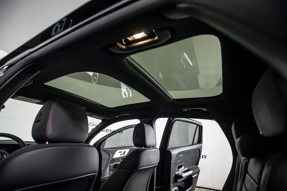 Mercedes-Benz GLA photo 22