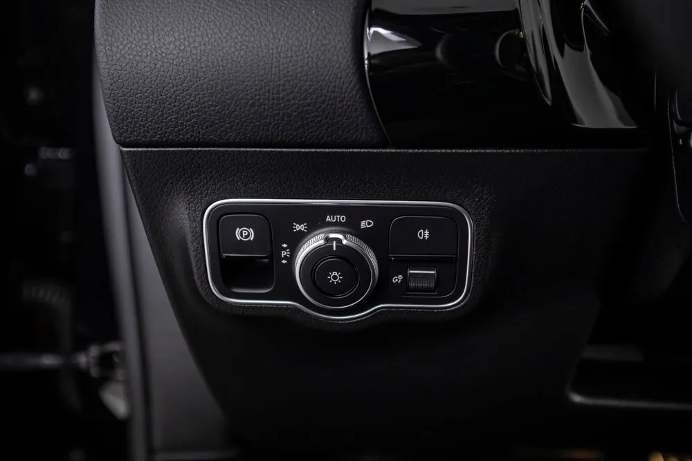 Mercedes-Benz GLA photo 35