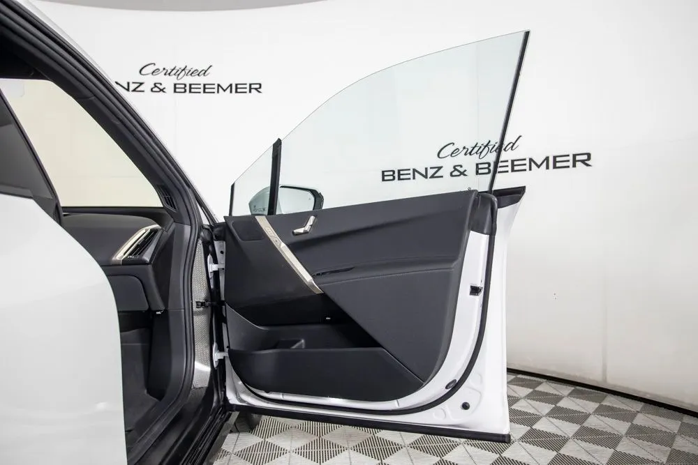 BMW iX photo 19