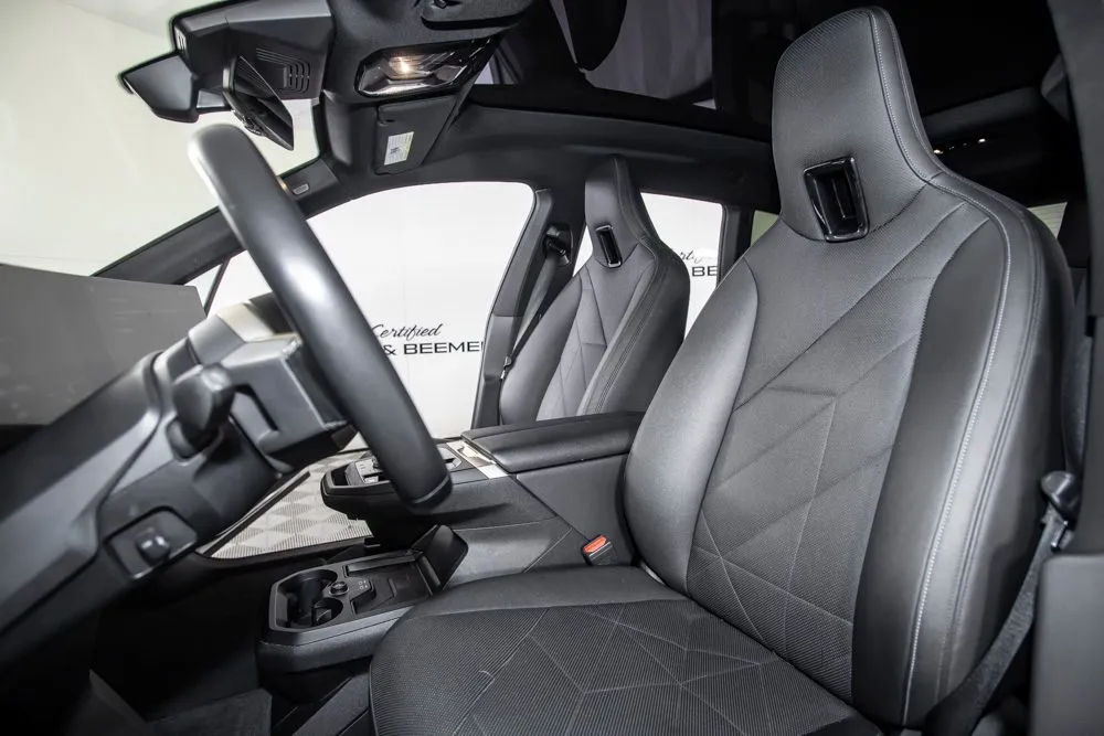 BMW iX photo 13