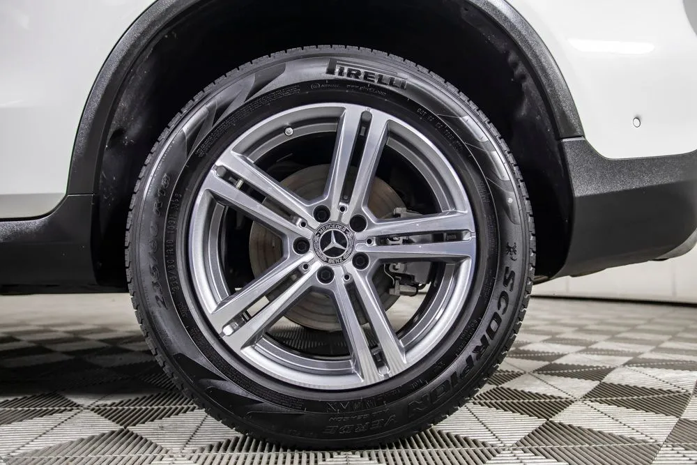 Mercedes-Benz GLC photo 38