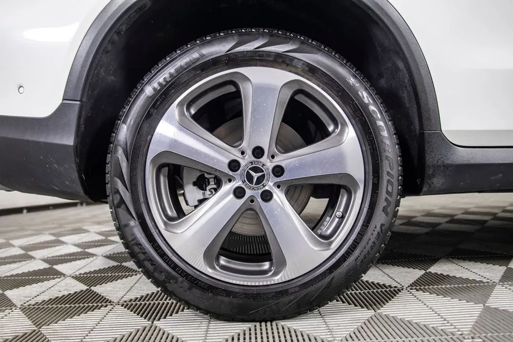 Mercedes-Benz GLC photo 38