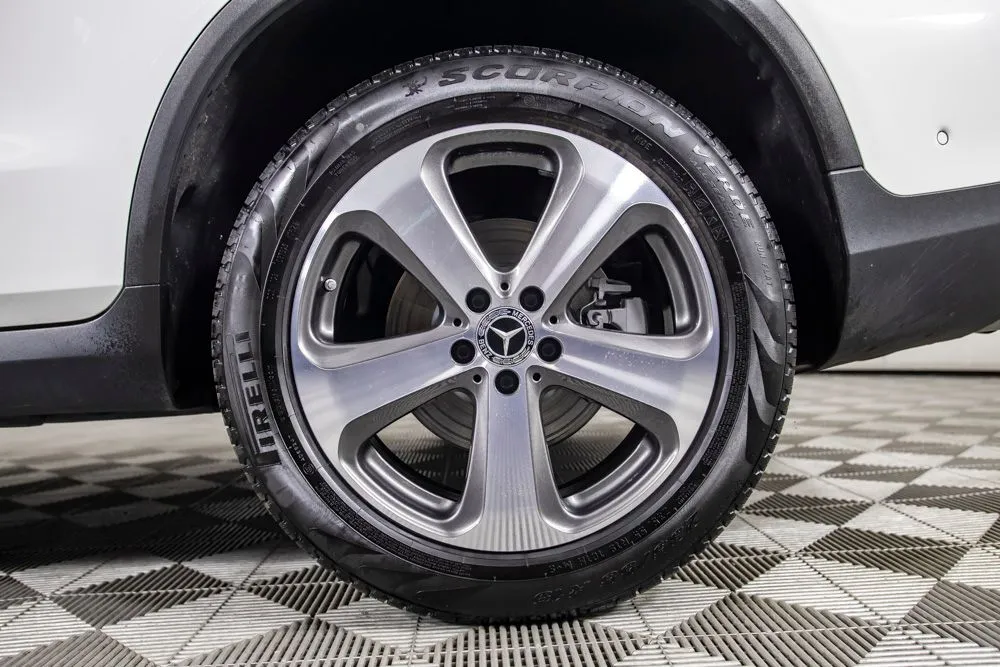 Mercedes-Benz GLC photo 39