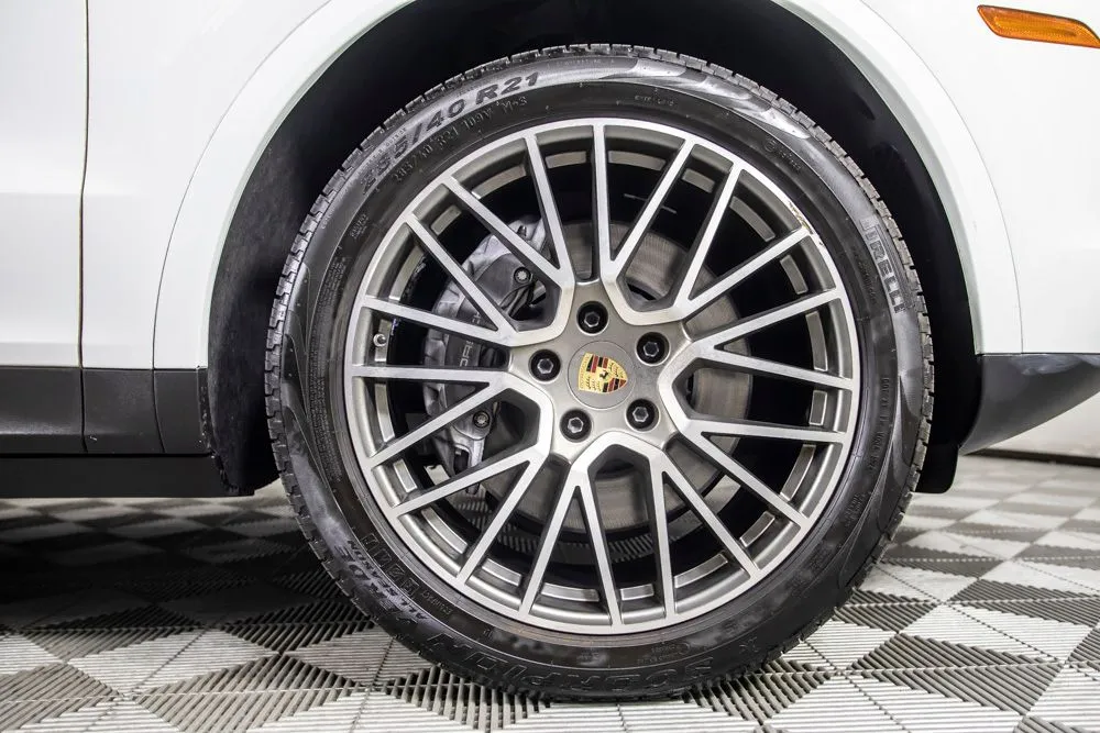 Porsche Cayenne photo 38