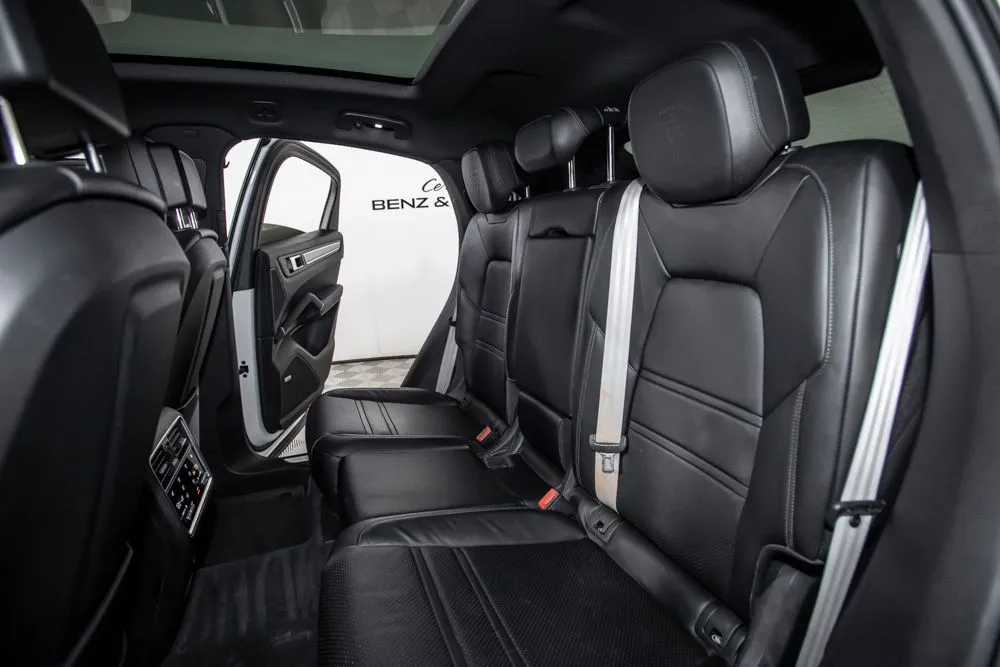 Porsche Cayenne photo 14