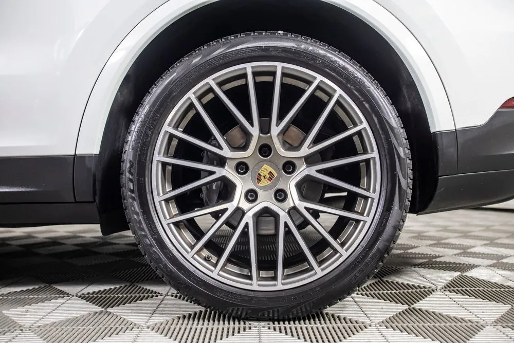 Porsche Cayenne photo 40