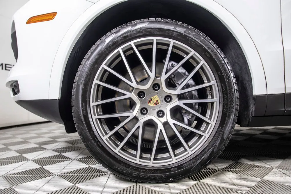 Porsche Cayenne photo 37