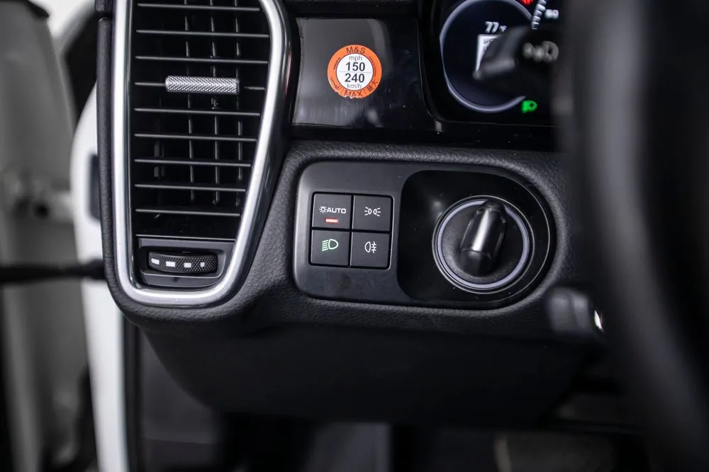 Porsche Cayenne photo 33