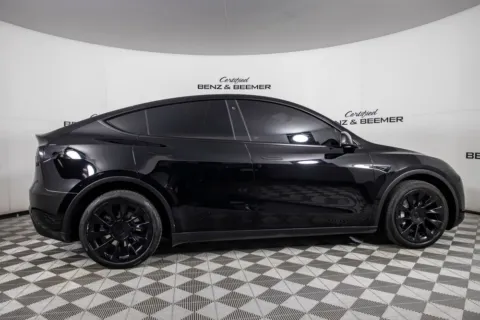 More photos of 2023 Tesla Model Y Long Range at Certified Benz & Beemer, AZ