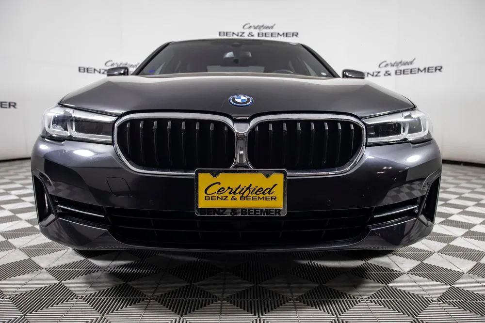 BMW 5 Series photo 5