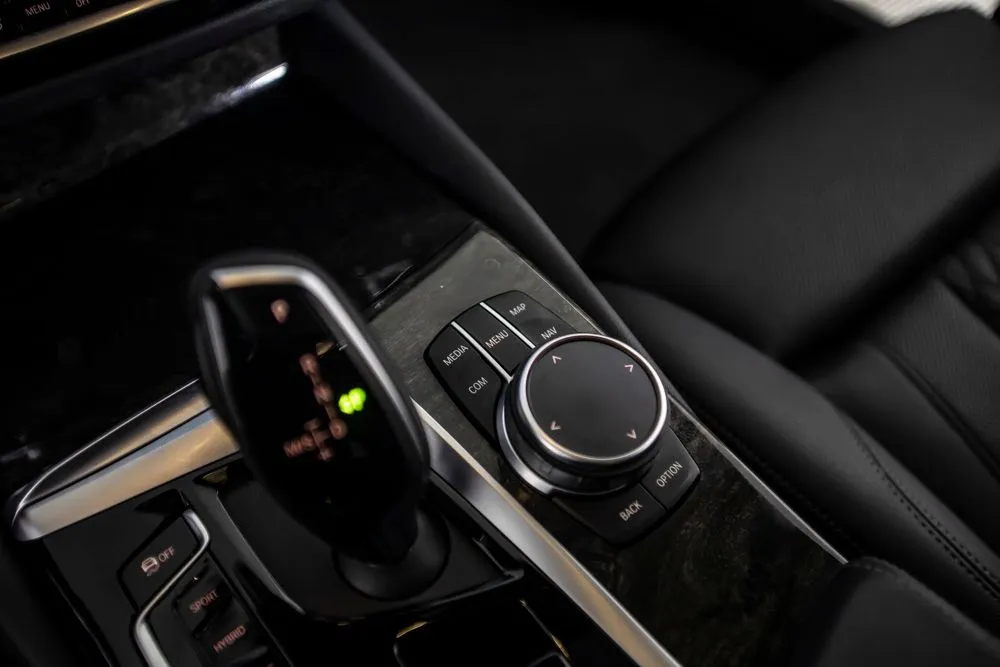 BMW 5 Series photo 33