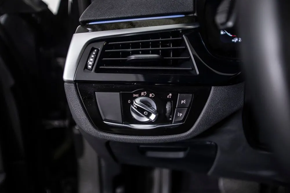 BMW 5 Series photo 35
