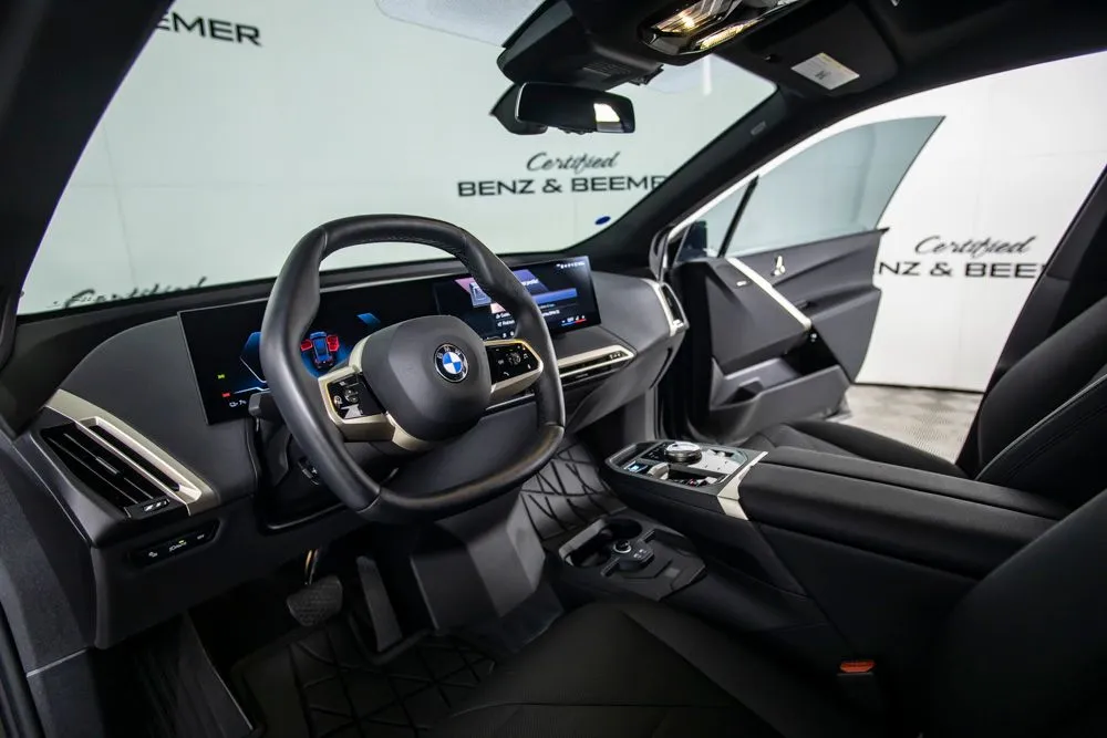BMW iX photo 20
