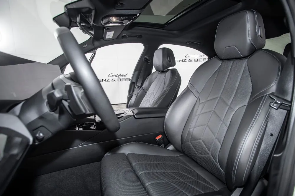 BMW 5 Series photo 13