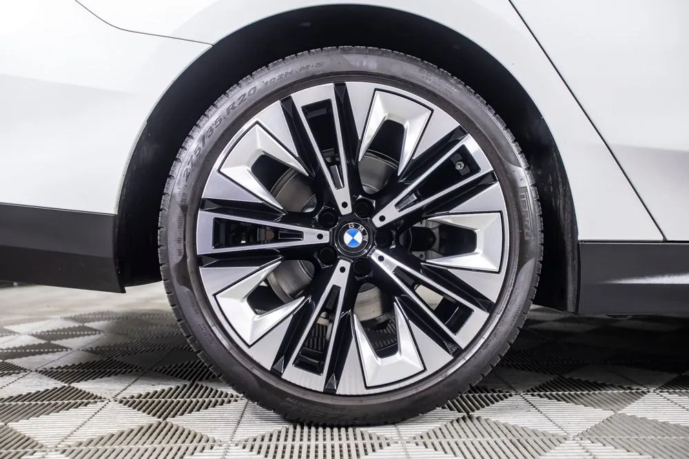 BMW 5 Series photo 41