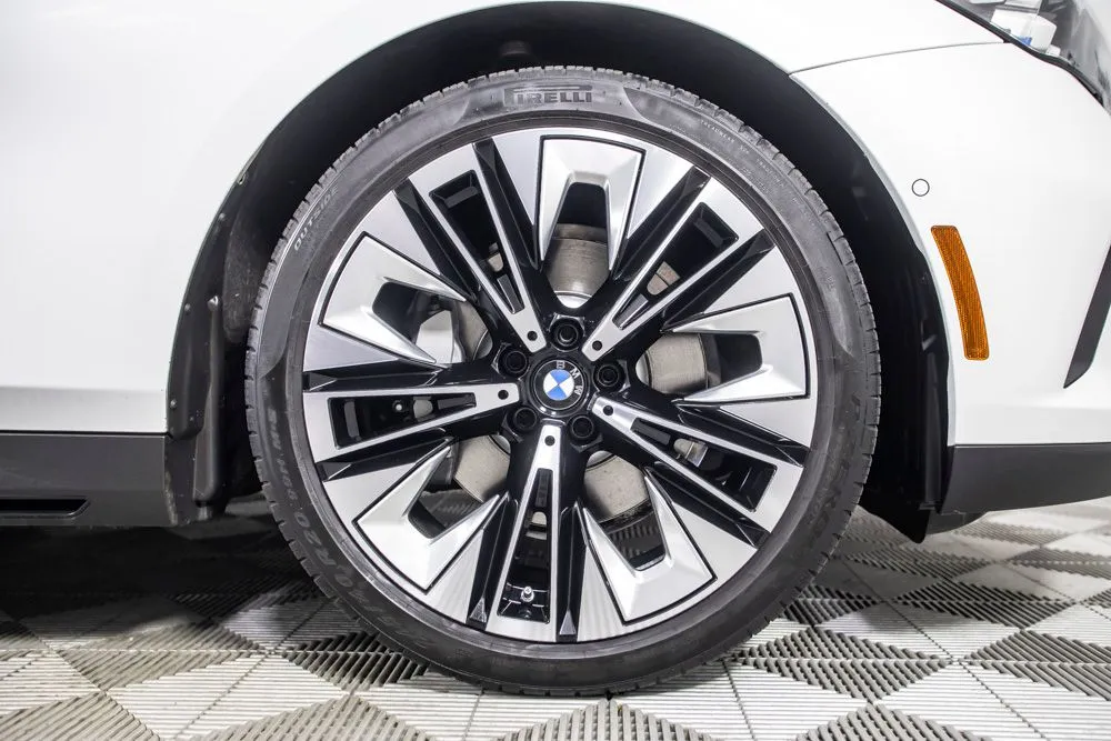BMW 5 Series photo 40
