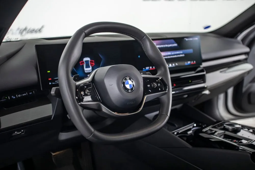 BMW 5 Series photo 21