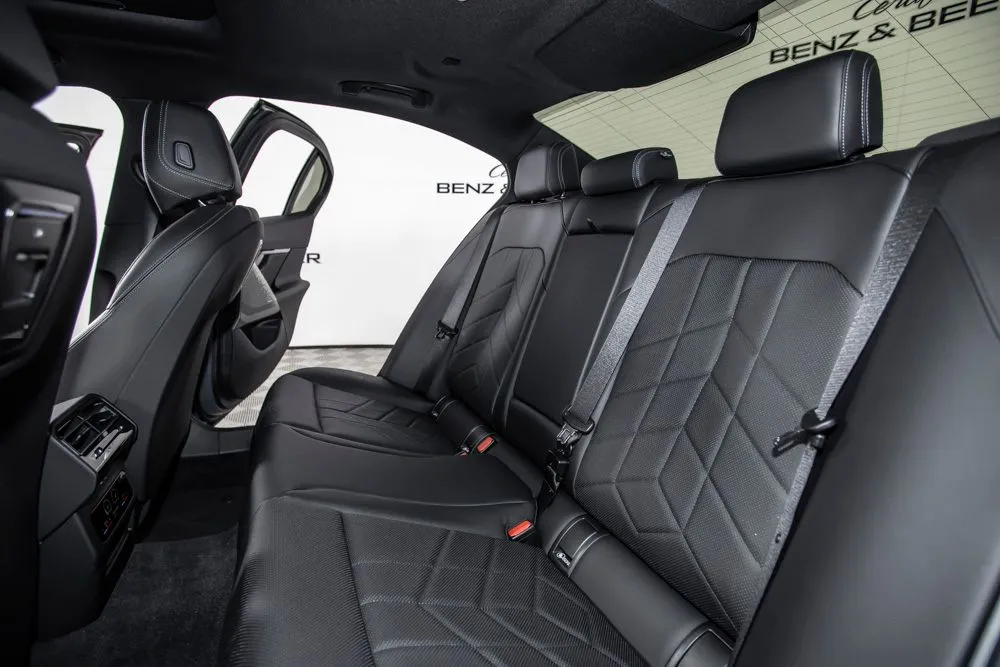 BMW 5 Series photo 14