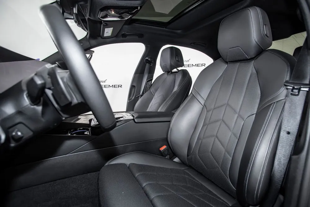 BMW 5 Series photo 13