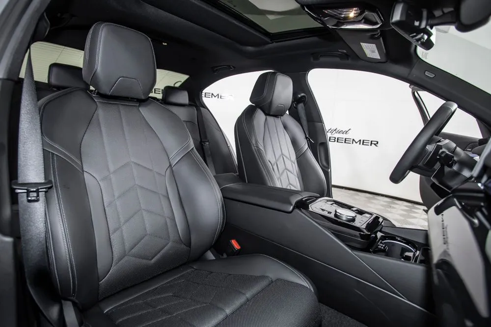 BMW 5 Series photo 16