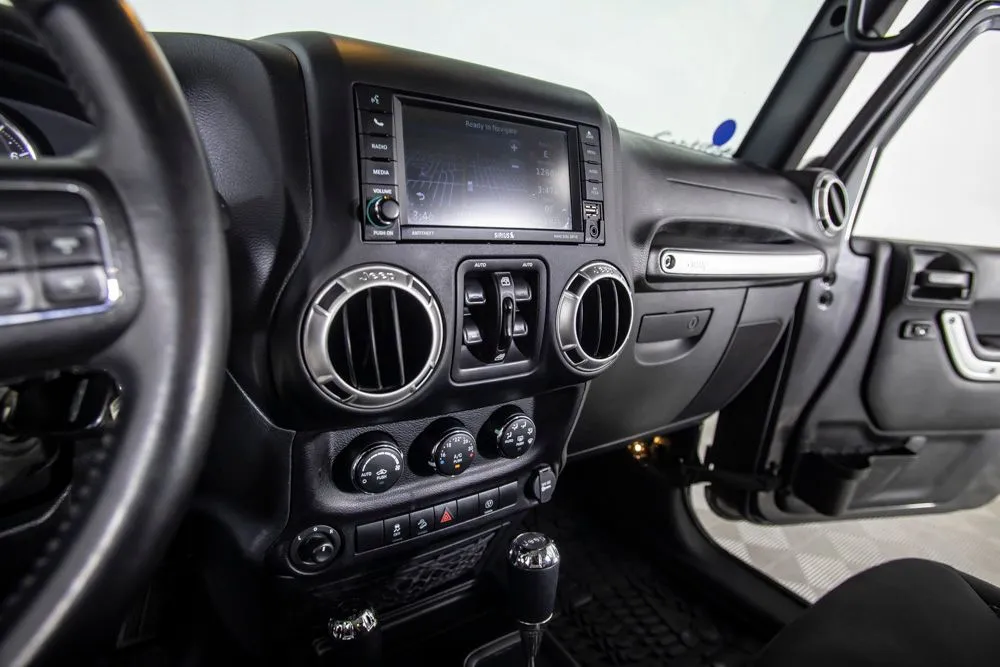 Jeep Wrangler JK photo 28