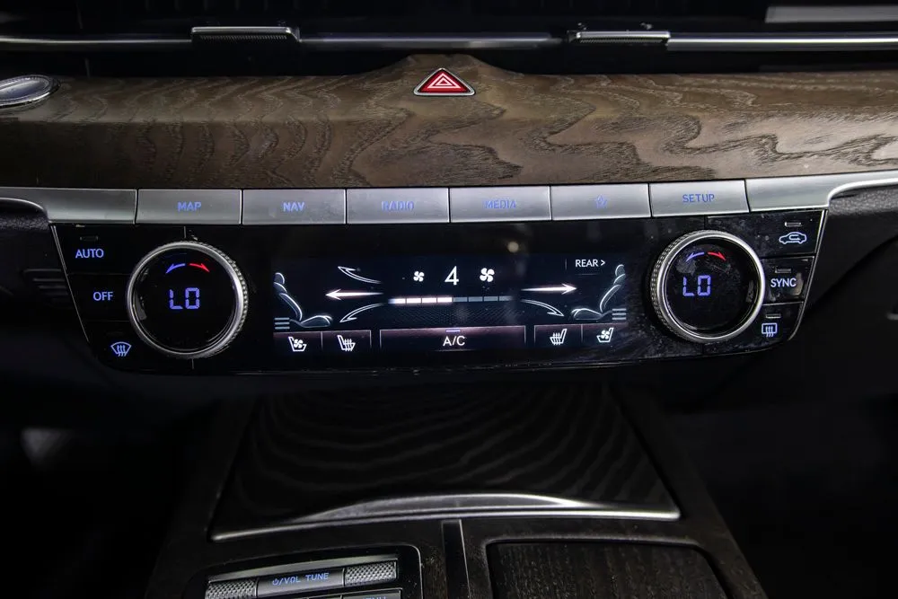 Genesis G80 photo 29